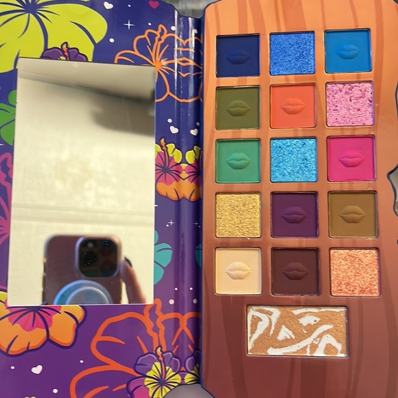 Spoiled Lips Cosmetics Tiki Man Palette - Picture 2 of 8